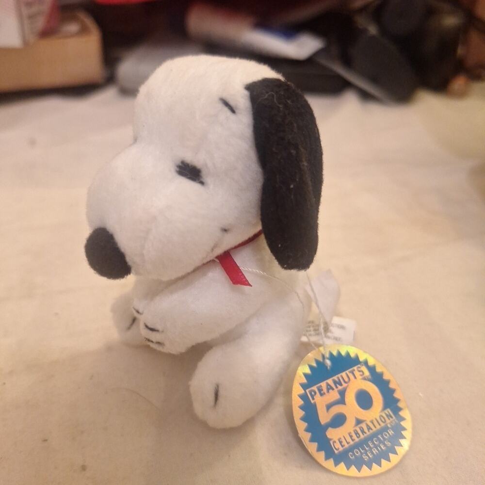 Wendy's 50th Celebration Snoopy W/Tags 3"